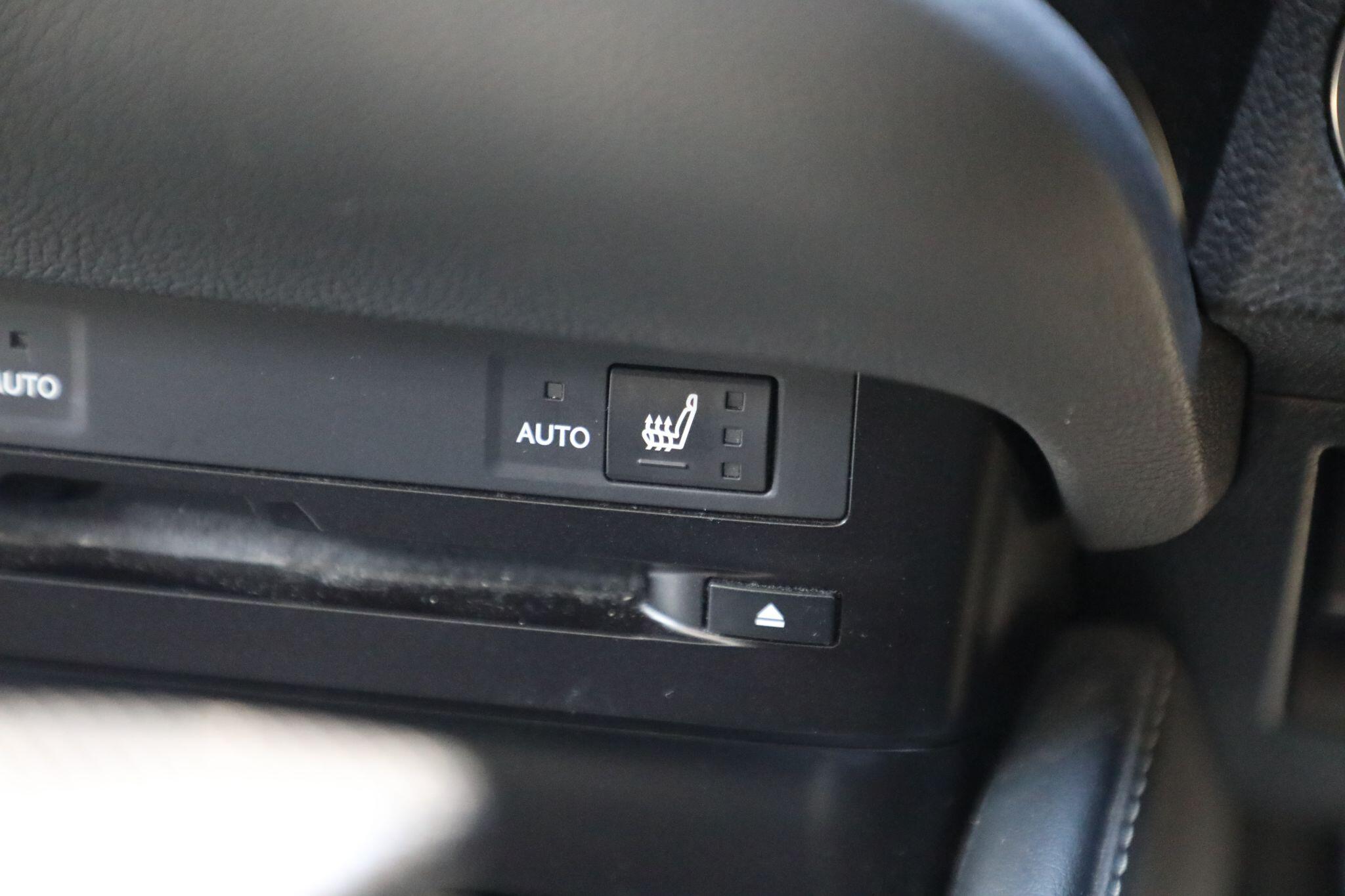 Large vehicle image
